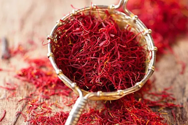 عوارض مصرف زیاد زعفران