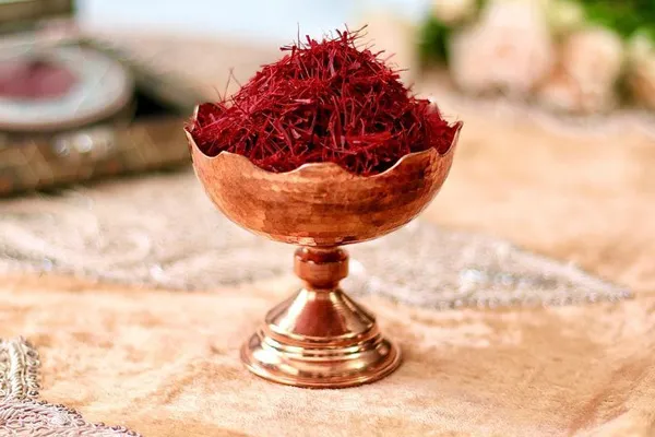 خواص و مضرات دمنوش زعفران