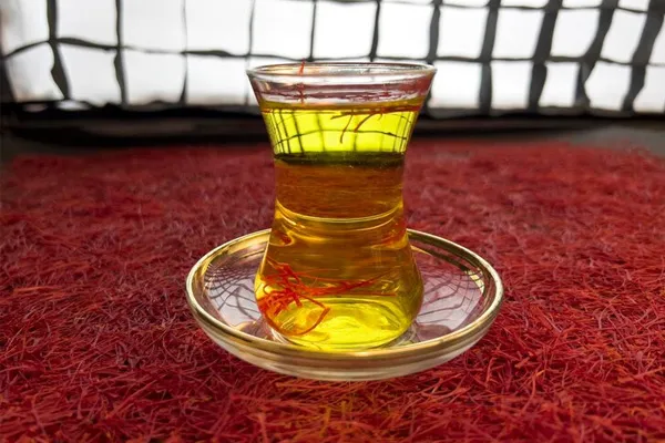 زعفران دم‌کرده